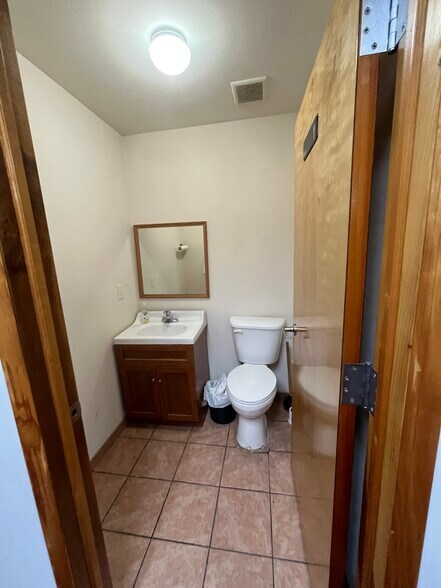 More Photos Of 260 51st St, Brooklyn Flex For Lease