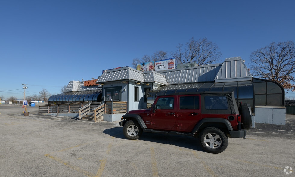 More Photos Of 667 Airport Rd, Warwick Restaurant For Sale