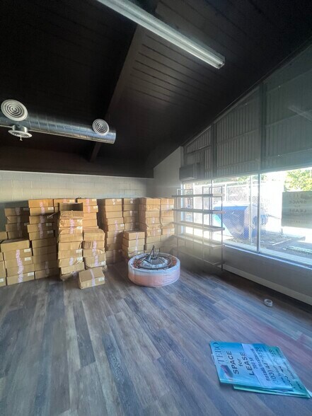More Photos Of 1395 S Sheridan Blvd, Lakewood Freestanding For Lease