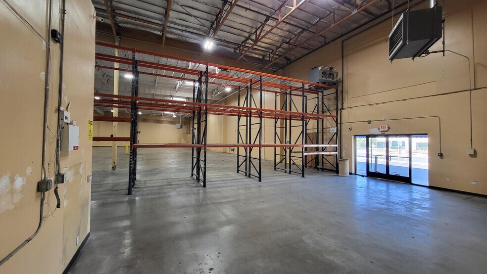 More Photos Of 3325-3326 W Oquendo Rd, Las Vegas Warehouse For Lease