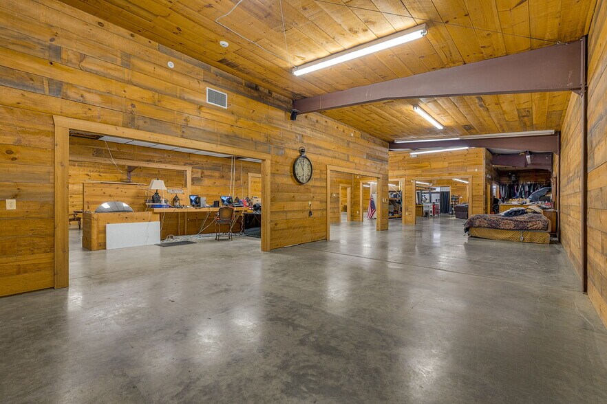 More Photos Of 405 Pearman Dairy Rd, Anderson Freestanding For Sale