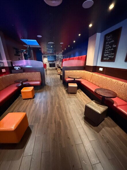 More Photos Of 76 E 3rd Ave, San Mateo Bar For Lease