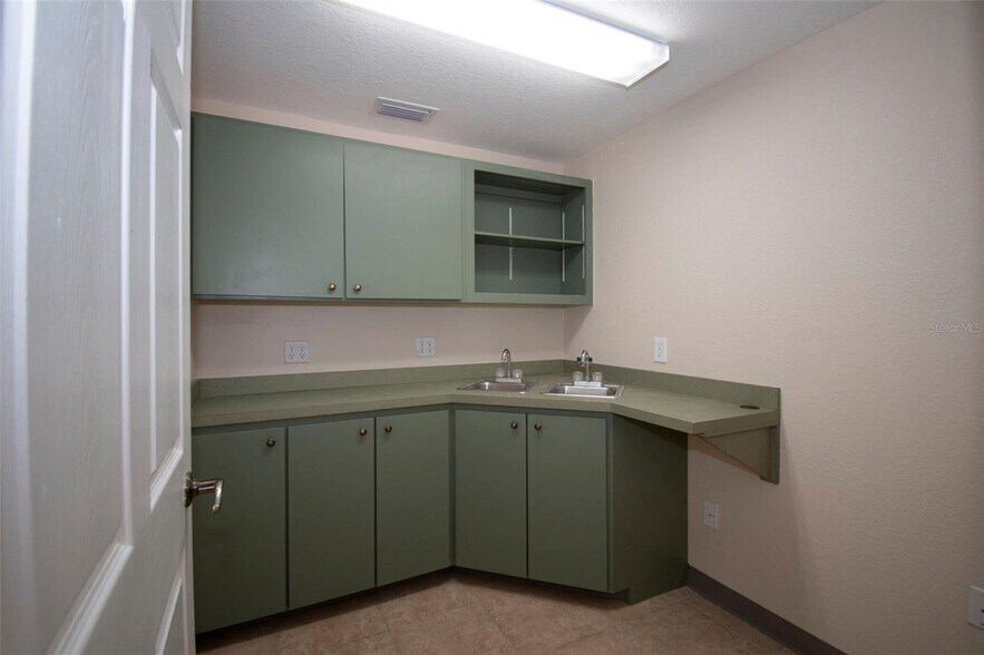 More Photos Of 3221 Tamiami Trl, Port Charlotte Medical For Lease