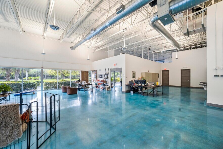 More Photos Of 320 International Pky, Sunrise Warehouse For Sale