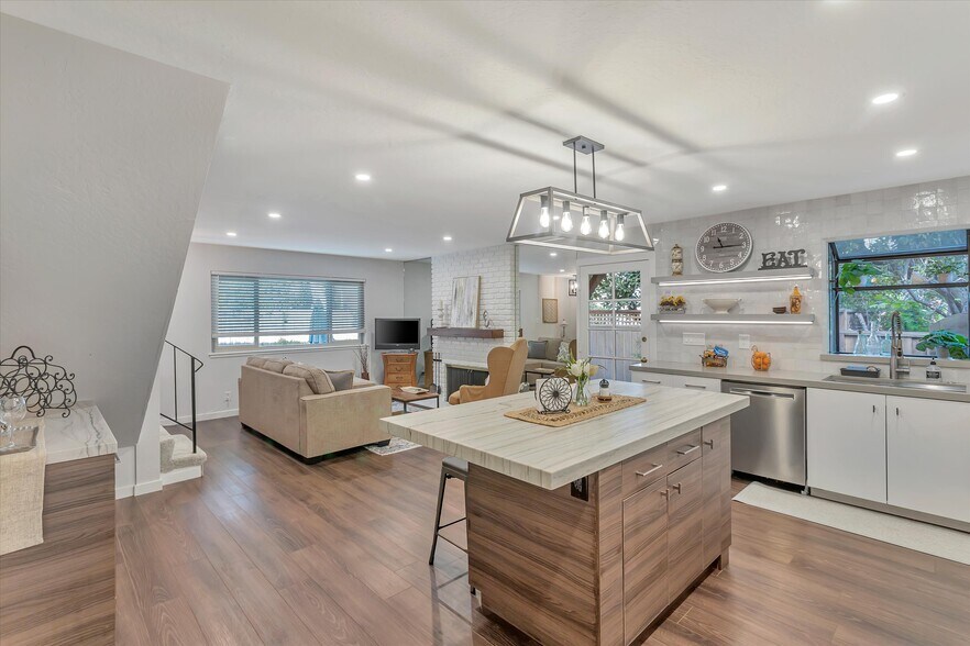 More Photos Of 331 Poe St, Palo Alto Apartments For Sale