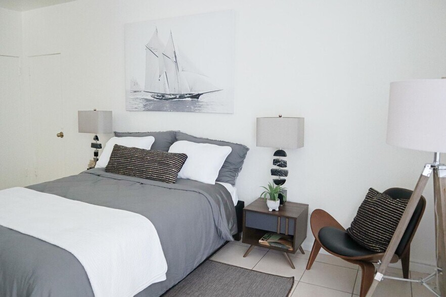 More Photos Of 172 N County Rd, Palm Beach Apartments For Sale