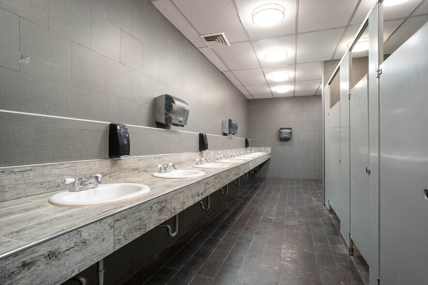 More Photos Of 120 S 1st Ave, Barstow Freestanding For Sale