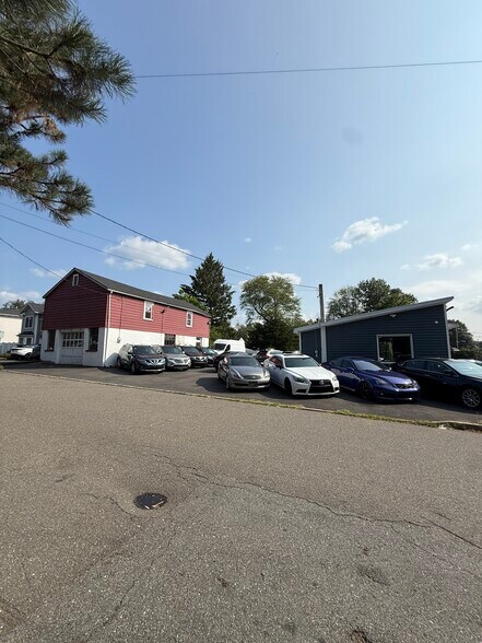 More Photos Of 689 Pascack Rd, Washington Township Bergen Auto Repair For Sale