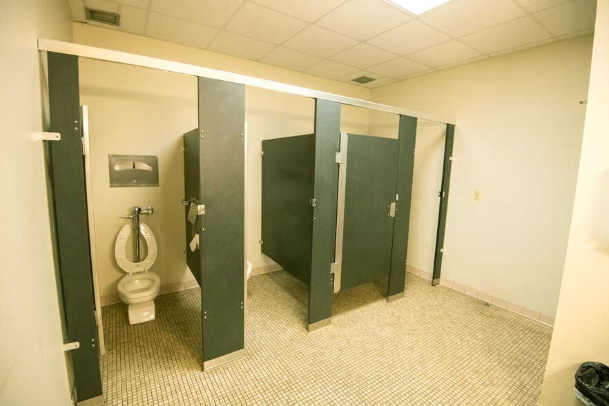 More Photos Of 1330 N Park St, Carrollton Medical For Sale