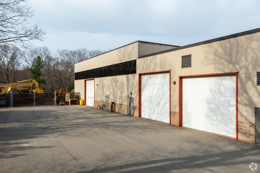 More Photos Of 2 Southville Rd, Southborough Warehouse For Lease