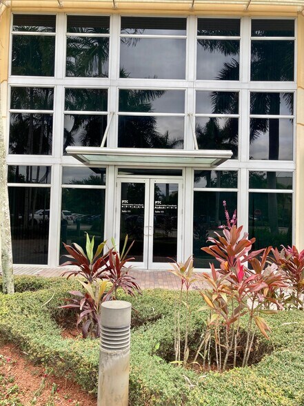 More Photos Of 2005 Vista Pky, West Palm Beach Unknown For Lease