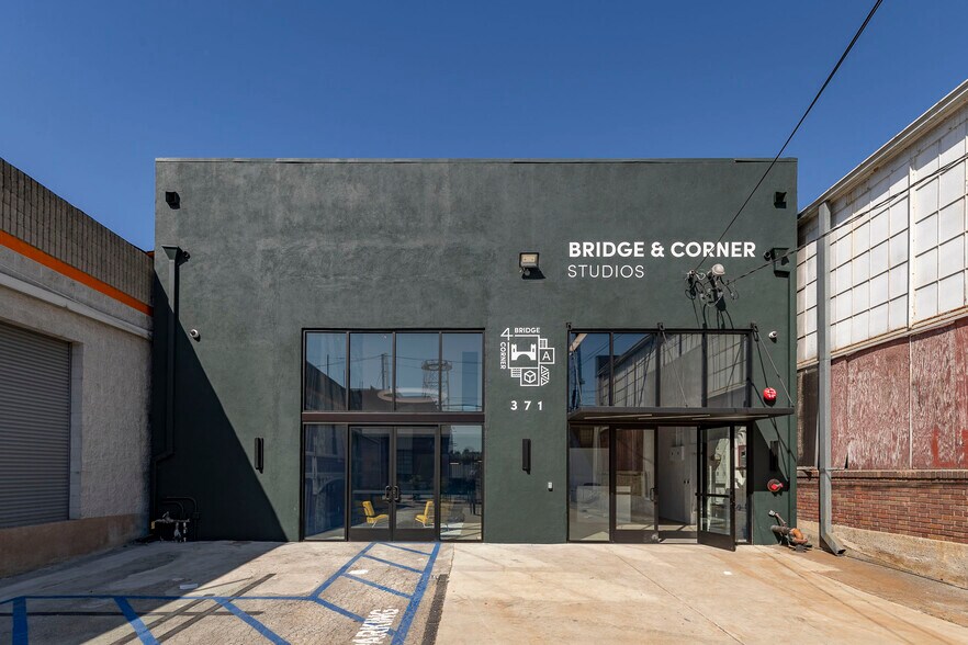 More Photos Of 371 S Anderson St, Los Angeles Flex For Lease