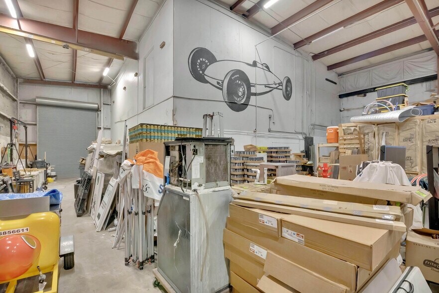 More Photos Of 10-14 W Illiana St, Orlando Warehouse For Sale