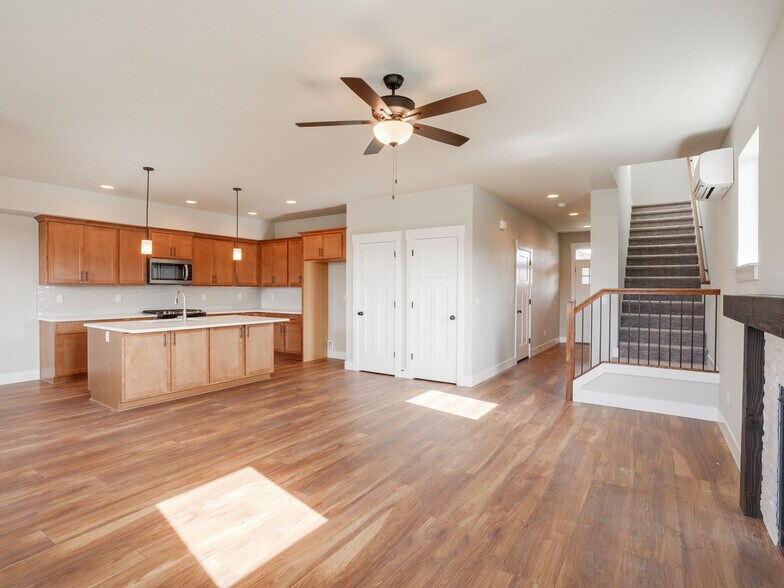 More Photos Of 2932 NW 16th St, Battle Ground Apartments For Sale
