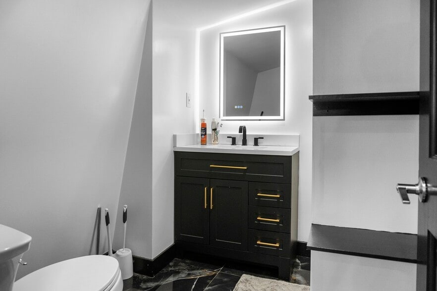 More Photos Of 17-19 Silver Ln, East Hartford Apartments For Sale