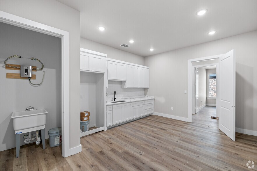 More Photos Of 5512 114th St, Lubbock Office For Sale