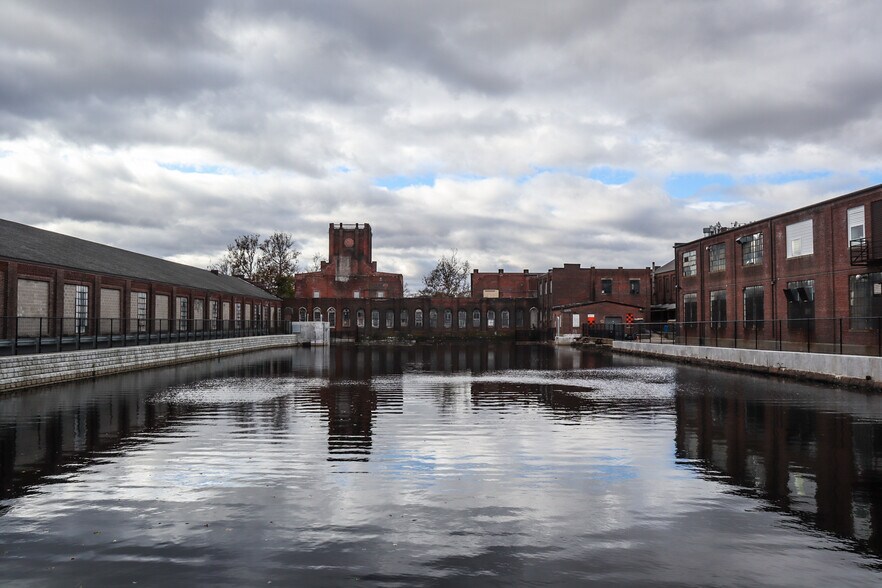 More Photos Of 1 Allen St, Springfield Manufacturing For Sale