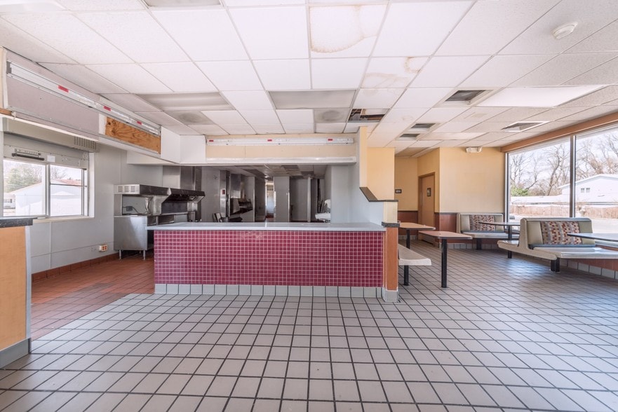 More Photos Of 3123 Route 9W, Saugerties Restaurant For Lease