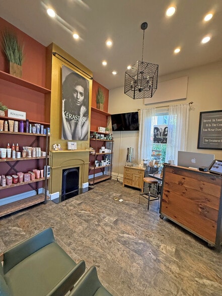 More Photos Of 614 College Ave, Santa Rosa Office For Sale