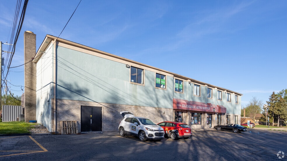 More Photos Of 500 N Pontiac Trail, Walled Lake Freestanding For Lease