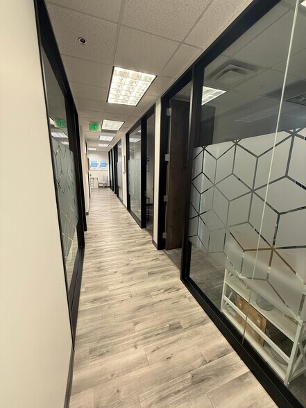 More Photos Of 17235 N 75th Ave, Glendale Unknown For Lease