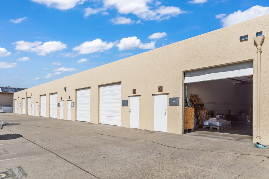 More Photos Of 7083 Commerce Cir, Pleasanton Warehouse For Lease