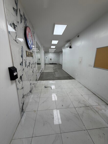 More Photos Of 14240 Roosevelt Ave, Flushing Restaurant For Lease