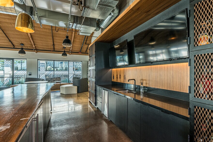 More Photos Of 6320 E Thomas Rd, Scottsdale Unknown For Lease