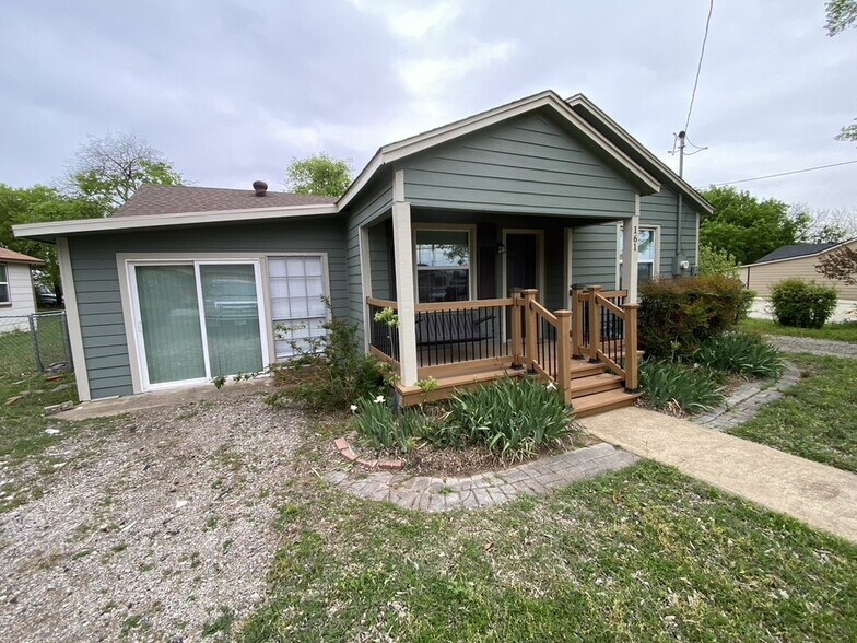 Primary Photo Of , Cedar Hill Specialty For Sale