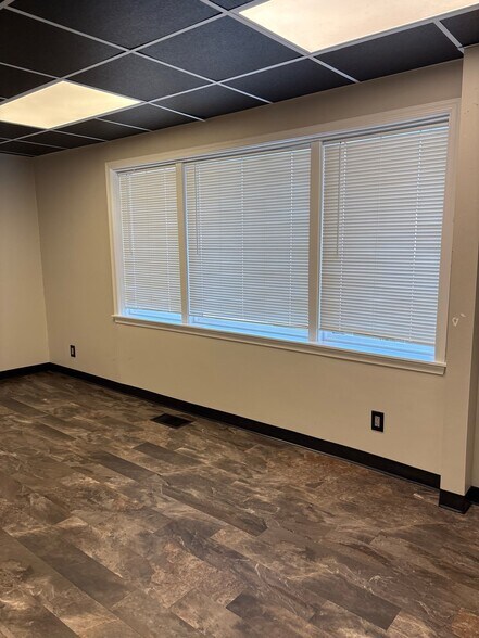 More Photos Of 280 Main St, Westminster Medical For Lease