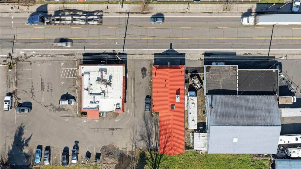 More Photos Of 222 W B St, Rainier General Retail For Sale