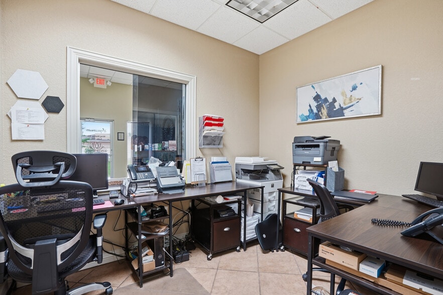 More Photos Of 8845 Davis Blvd, Keller Medical For Lease