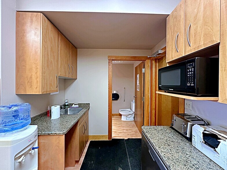 More Photos Of 380 Mackenzie Blvd, Fort McMurray Warehouse For Sale