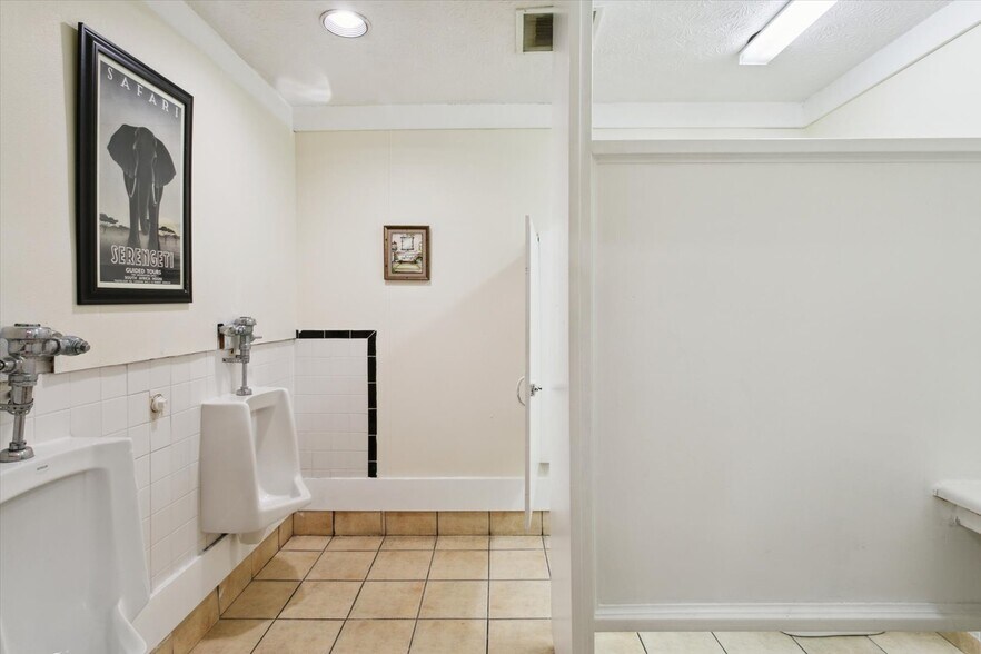 More Photos Of 1721 N King St, Hampton Daycare Center For Sale