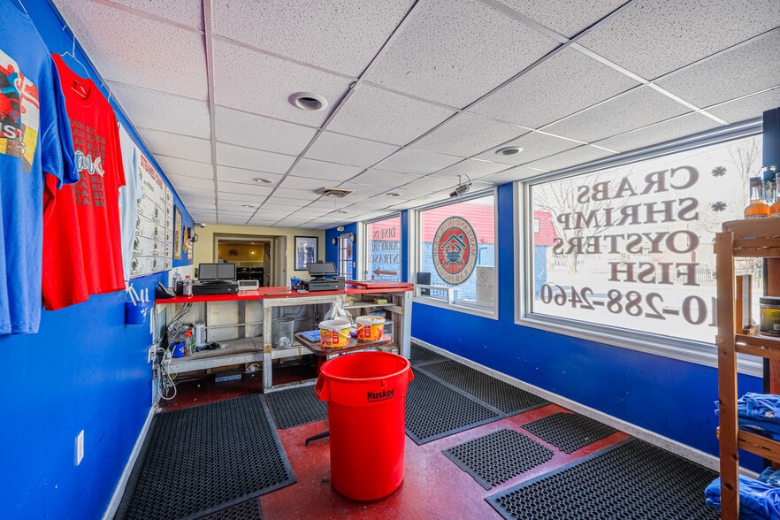 More Photos Of 7100 Sollers Point Rd, Baltimore Restaurant For Sale