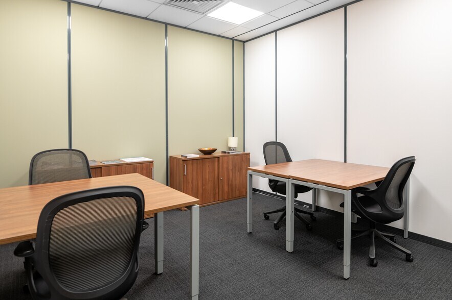 More Photos Of 450 Bath Rd, West Drayton Coworking Space