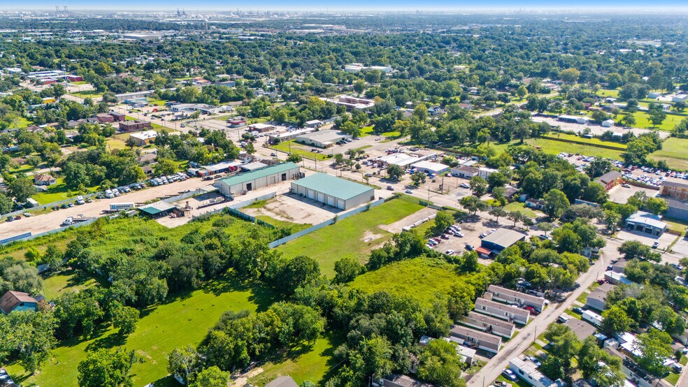 More Photos Of 2950 Preston Ave, Pasadena Unknown For Lease