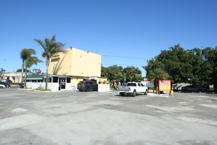 More Photos Of 1770 W Pacific Coast Hwy, Long Beach Fast Food For Lease