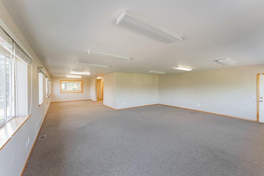 More Photos Of 914 Citadel Dr, Everson Office Residential For Lease