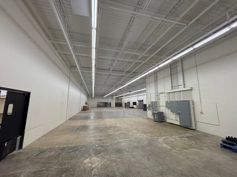 More Photos Of 564 SE Washington Blvd, Bartlesville Freestanding For Lease