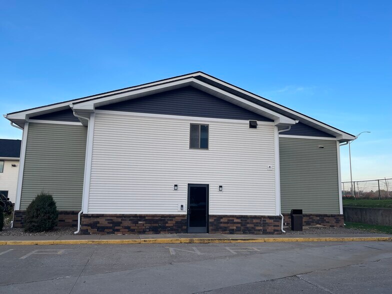 More Photos Of 3202 E Kimberly Rd, Davenport Hotel For Sale