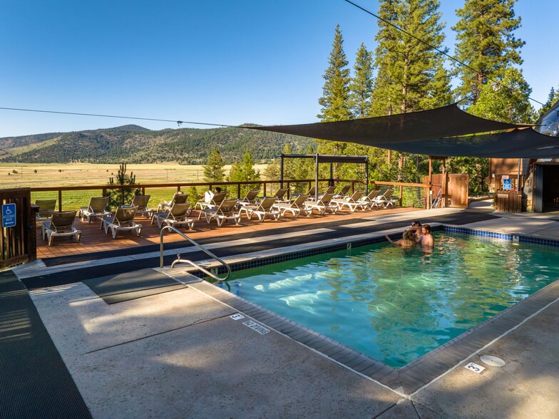 More Photos Of 521 Campbell Hot Springs Rd, Sierraville Hotel For Sale