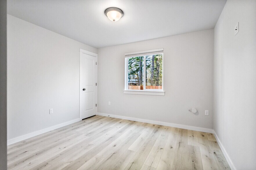 More Photos Of 3631 Green River Rd, Sweet Home Multifamily For Sale