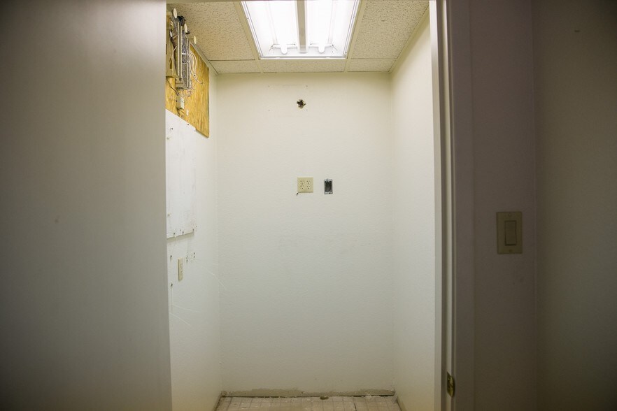 More Photos Of 165 E Southern Ave, Mesa Loft Creative Space For Lease
