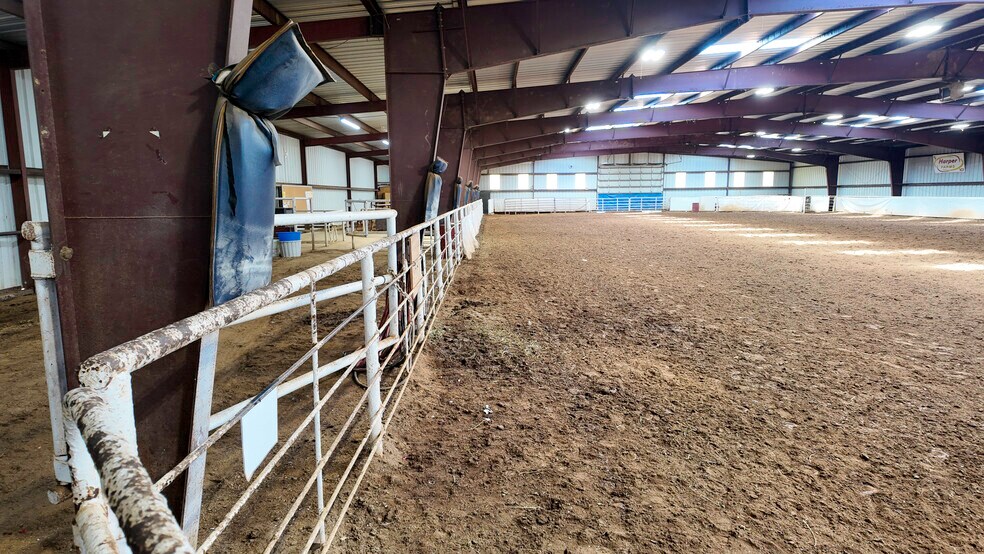More Photos Of 99 Stacks Dr, Damascus Horse Stables For Sale