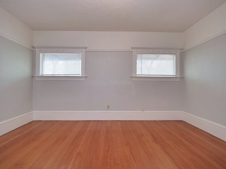 More Photos Of 1901-1903 H St, Sacramento Apartments For Sale