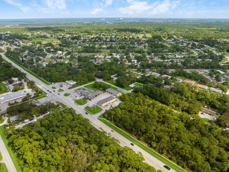 More Photos Of 5180-5186 Turnpike Feeder Rd, Fort Pierce General Retail For Sale