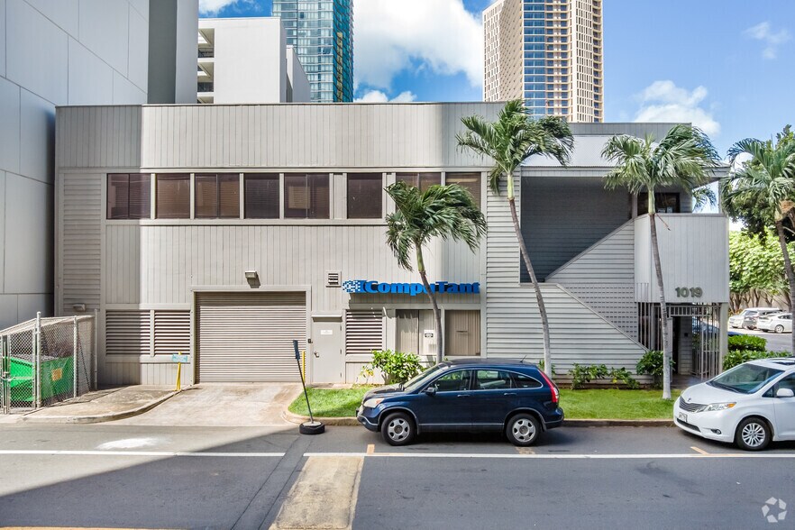 More Photos Of 1019 Waimanu St, Honolulu Office For Lease
