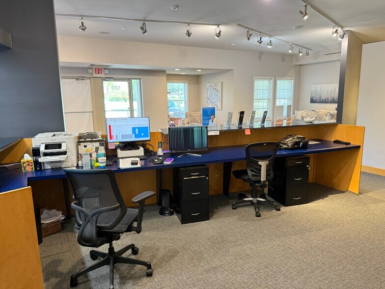 More Photos Of 3965 W 106th St, Carmel Office For Lease