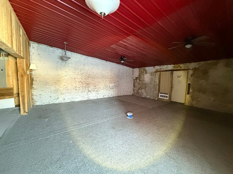 More Photos Of 615 W Main St, Mitchell Storefront For Sale